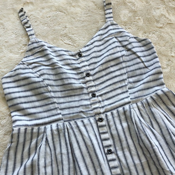 Old Navy Dresses & Skirts - Old navy stripped blue/white button up dress